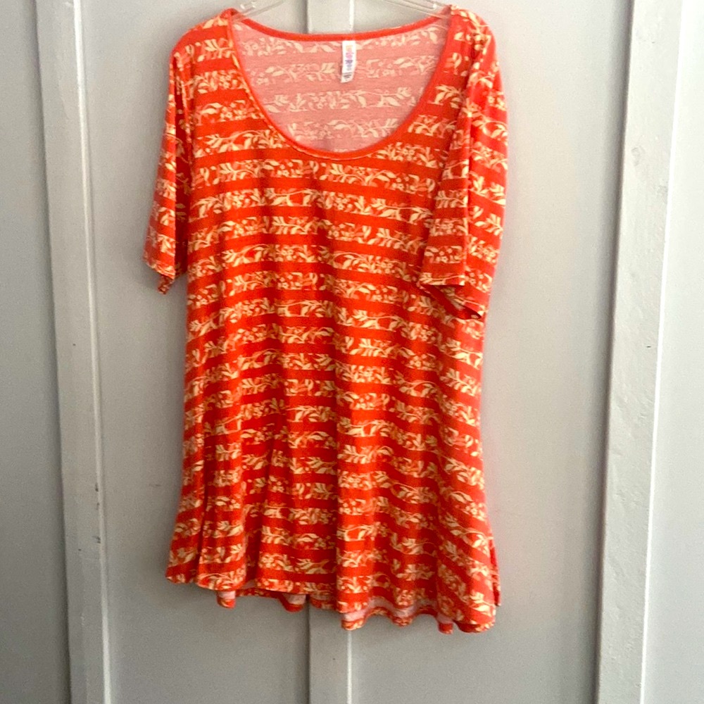 XL Lularoe perfect tee
